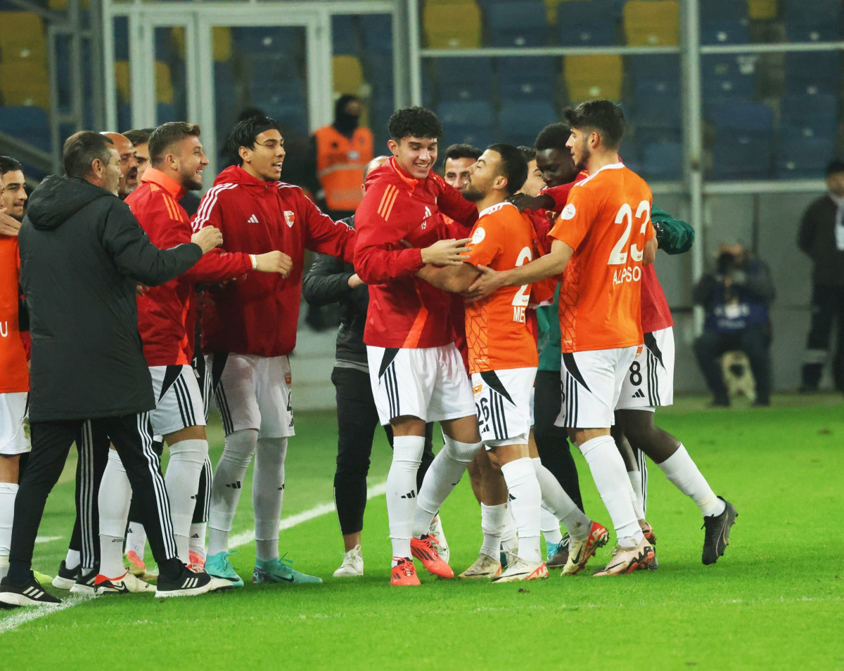 Adanaspor yeni yönetimle GALİBİYETLE başladı... 